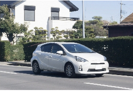 TOYOTA アクア